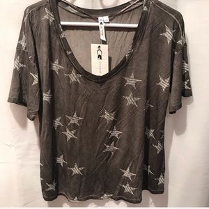 Cable & Gauge Gray Star V Neck Shirt Top NWT